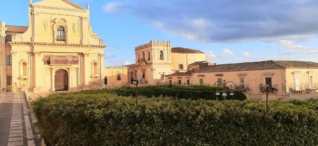 הוילה נוטו La Casa In Piazza מראה חיצוני תמונה