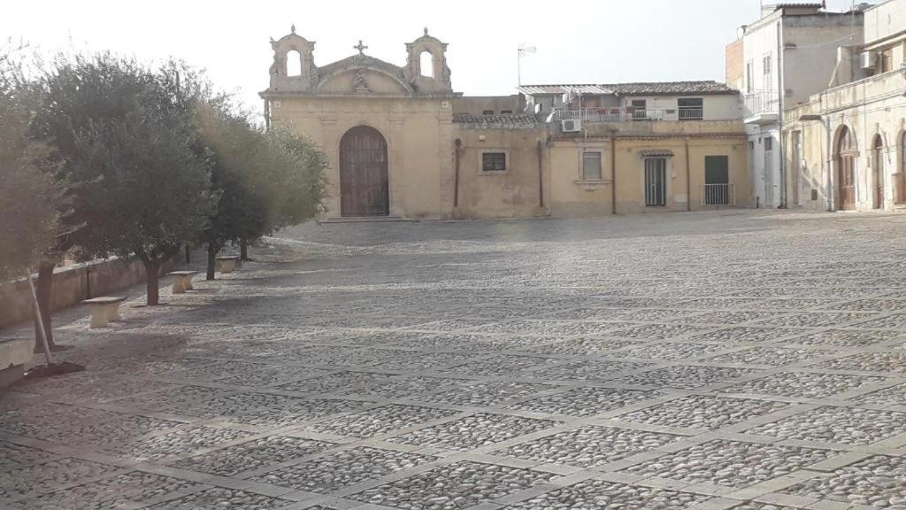 הוילה נוטו La Casa In Piazza מראה חיצוני תמונה